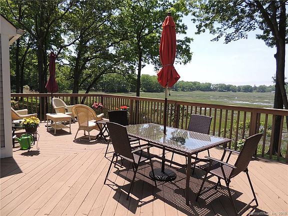 3rd image of 26 Pawson Landing Dr
