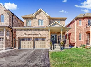 30 Arthur McLaughlin St, Clarington, ON L1C 0T6
