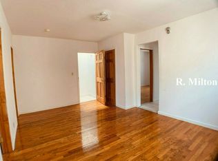 32-58 31st St #B22, Astoria, NY 11106
