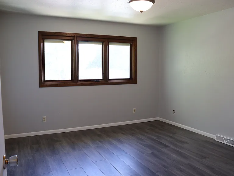 702 E Turnpike Ave — Photo 12