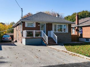 866 Scarborough Golf Club Rd, Toronto, ON M1G 1J5