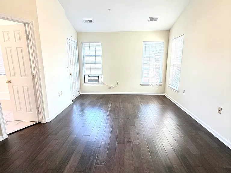 2543 Selkirk Ct — Photo 20