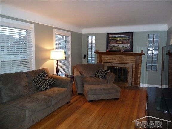 2nd image of 13270 Catalpa St