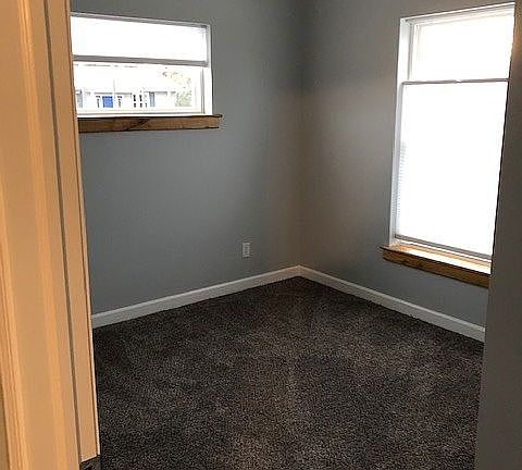 5th image of 406 S Lincoln Ave