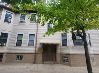 3950 W Cortland St APT 3, Chicago, IL 60647