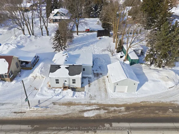 24 Mill Rd W, Bluewater, ON N0K 1G0