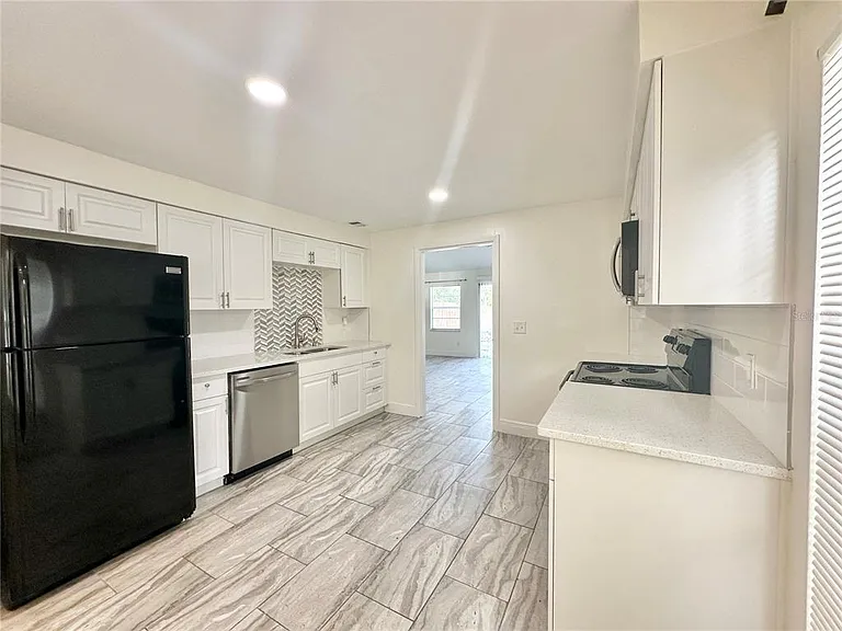 122 S Bulova Dr — Photo 6