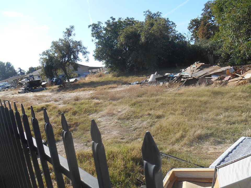 2nd image of 1056 Grand Ave