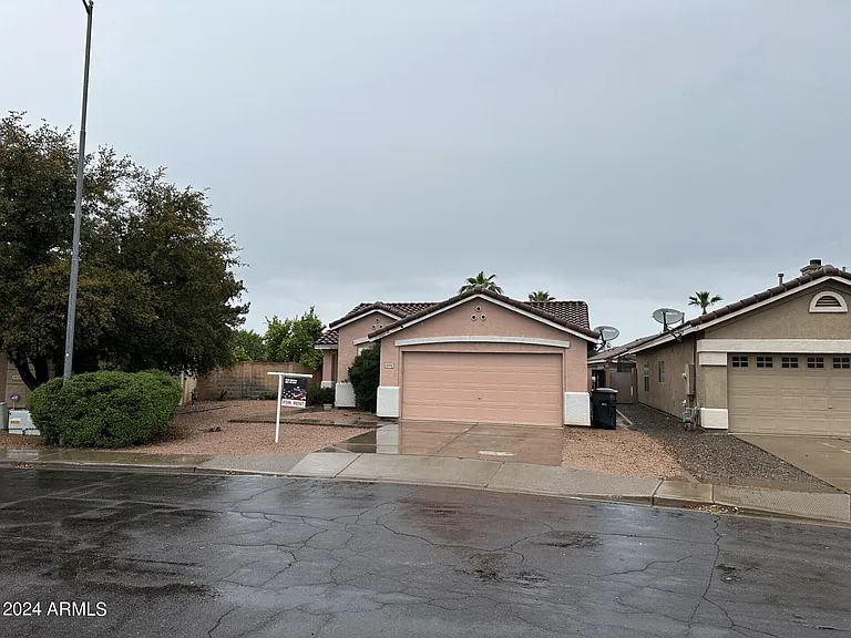 1006 S Slater Cir — Photo 1