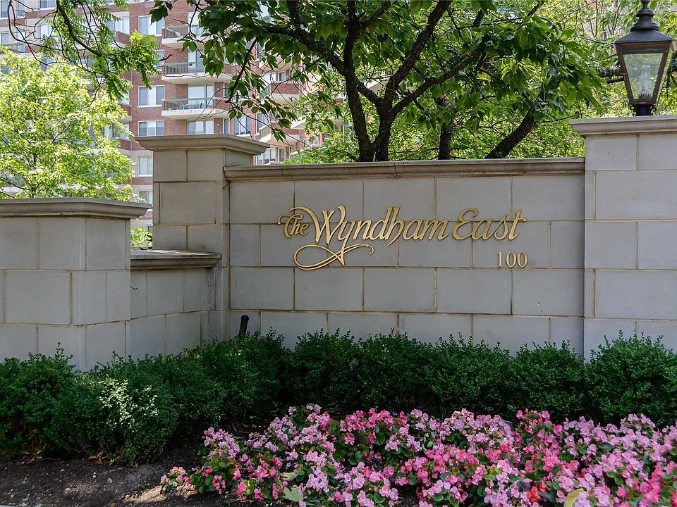 1st image of 100 Hilton Ave #204