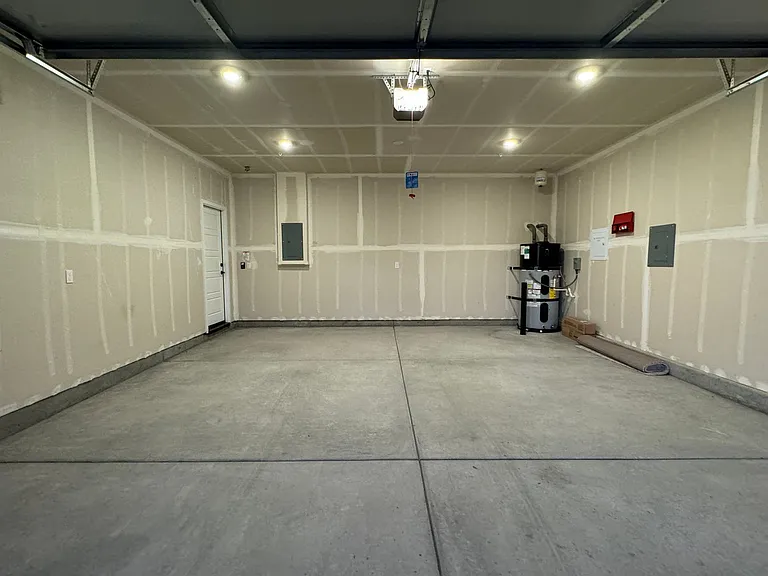 243 Dock Cir — Photo 35
