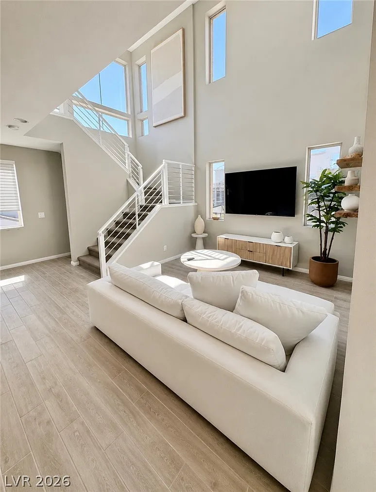 2 bed, 3.5 bath, 1898 sqft, $3,250 — Photo 3