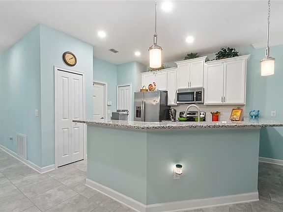5th image of 3601 Solana Cir #B