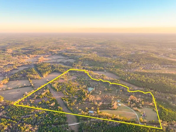 301 Paul Poe Rd, Livingston, TX 77351