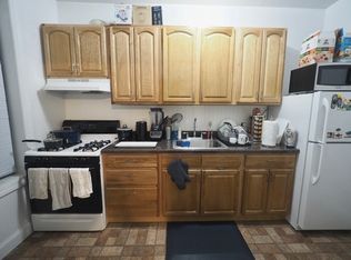 2521 23rd St APT 3A, Astoria, NY 11102