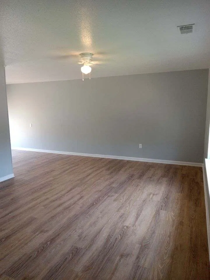 280 Medical Dr — Photo 4