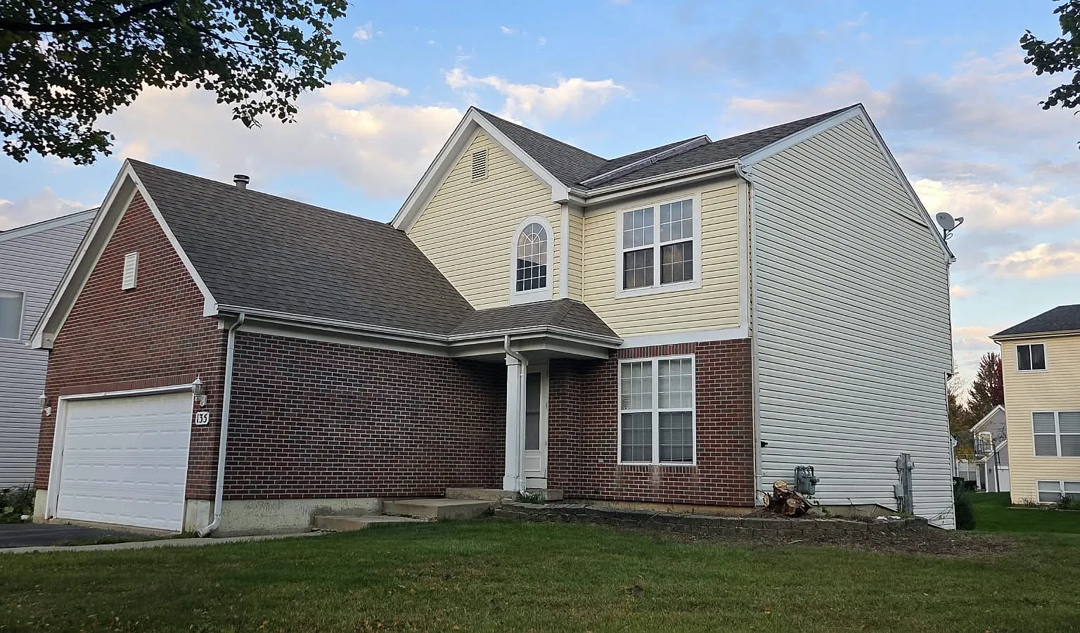 135 Emerald Dr — Photo 2
