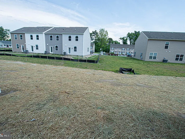 130 Willowtree Ln — Photo 7