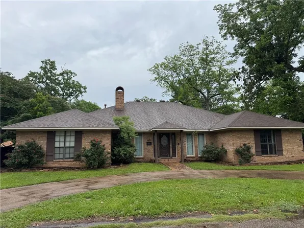 901 Harling Ln, Natchitoches, LA 71457
