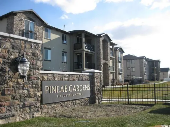 326 W 605 N APT B, Centerville, UT 84014