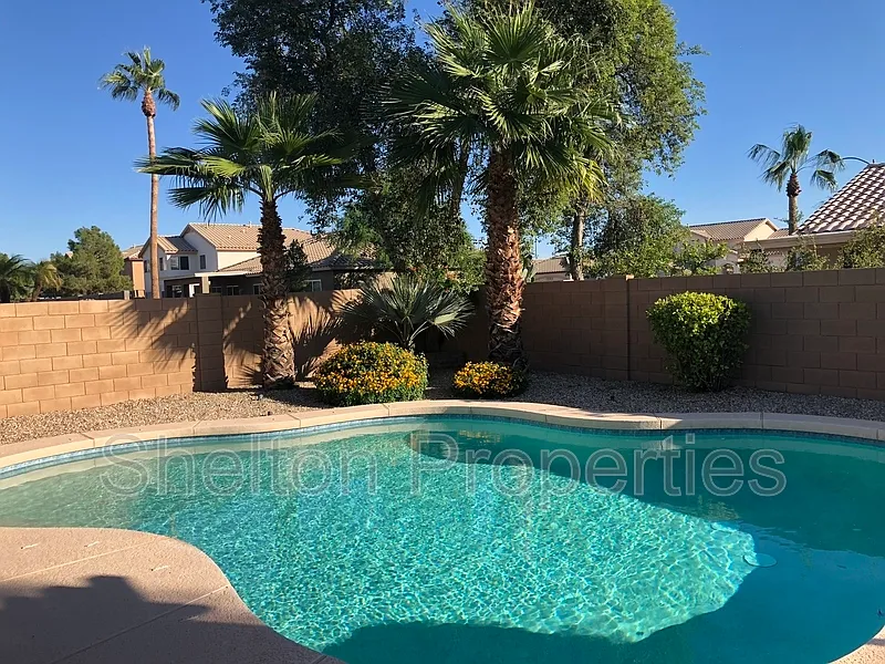 3 bed, 2.0 bath, 1266 sqft, $2,145 — Photo 1