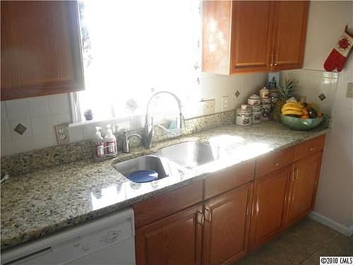 5th image of 143 Deercroft Dr