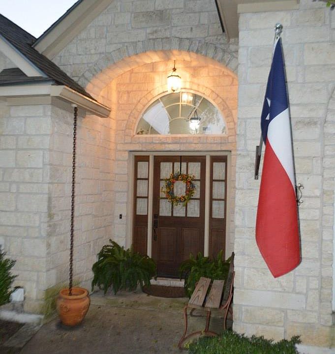 1st image of 607 Persimmon Ct