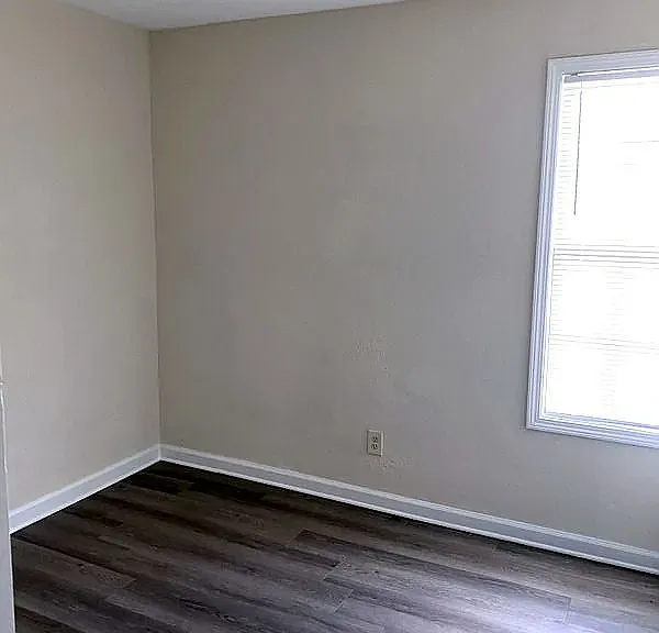 308 Gannt St #B — Photo 10