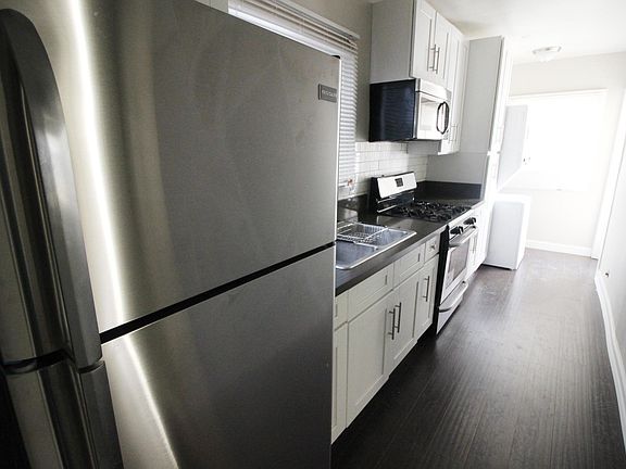 2nd image of 621 3/4 S Soto St