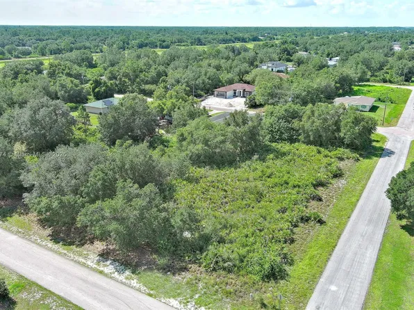 2517 67th St W, Lehigh Acres, FL 33971