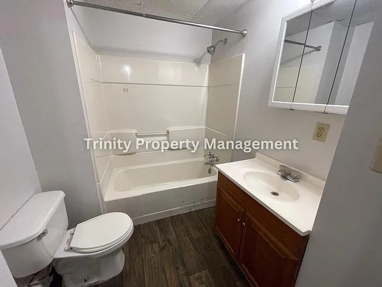 460 Lee Ave — Photo 5