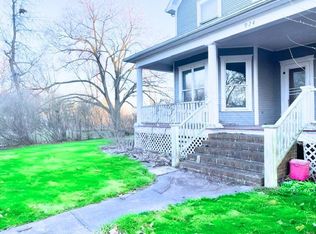 924 E Union St, Nokomis, IL 62075