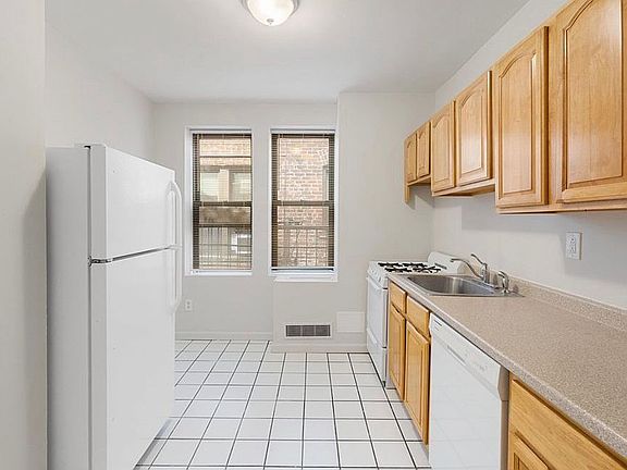 3rd image of 799 Avenue A APT 4A