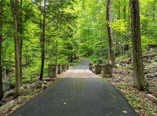 5 Buroak Dr, Hopewell Junction, NY 12533