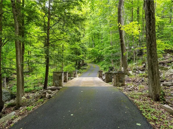 5 Buroak Drive, Hopewell Junction, NY 12533