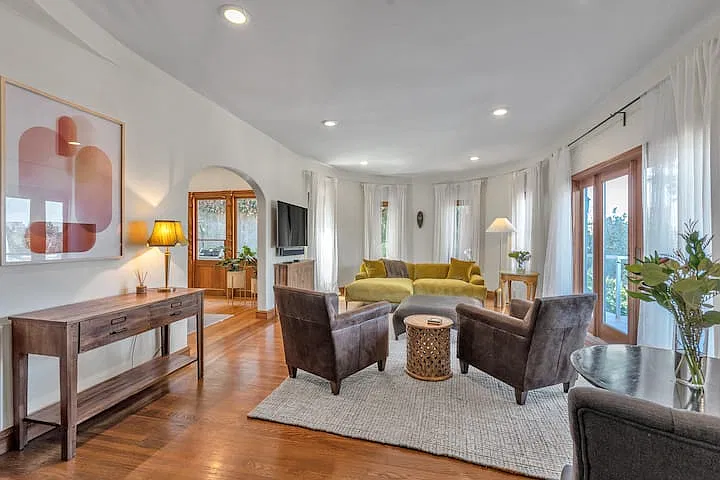 3 bed, $6,200 — Photo 3