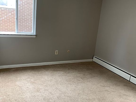 2nd image of 1617 Kensington Ave APT C2