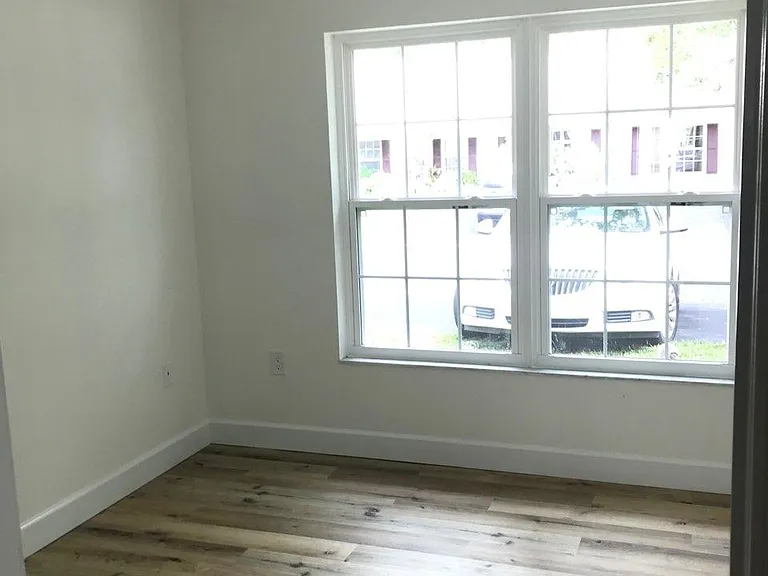 341 Cambria Ct — Photo 6