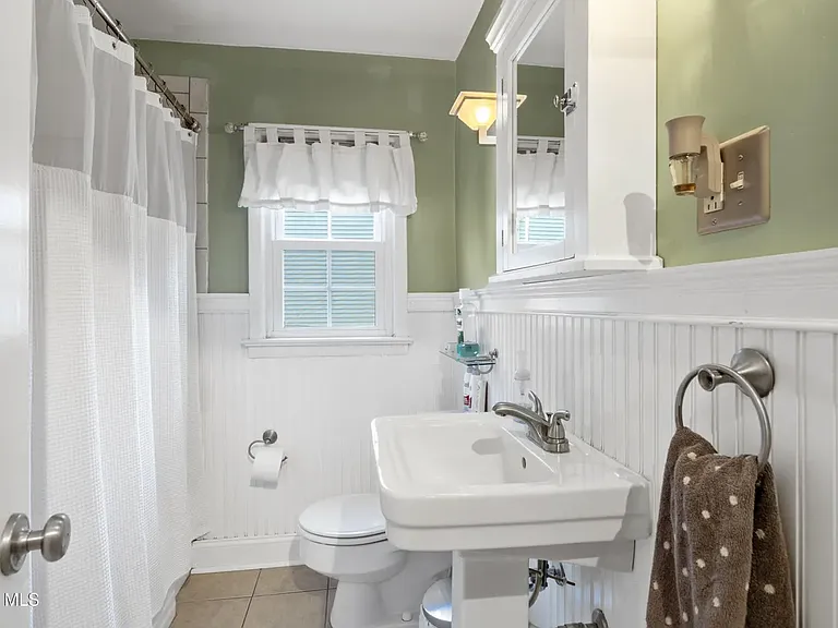 2324 Niskayuna Dr — Photo 12