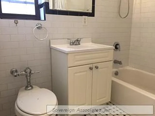 Rented by Sovereign Associates | media 29