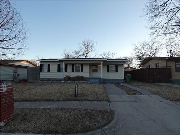 3rd image of 156 Lake Dr