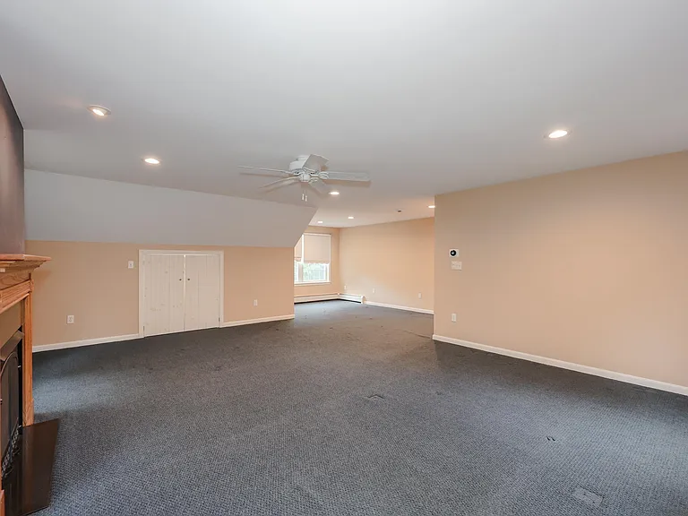 55 Holbrook Hill Rd — Photo 36