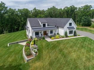 20 Tristan Ct, Smithfield, RI 02917