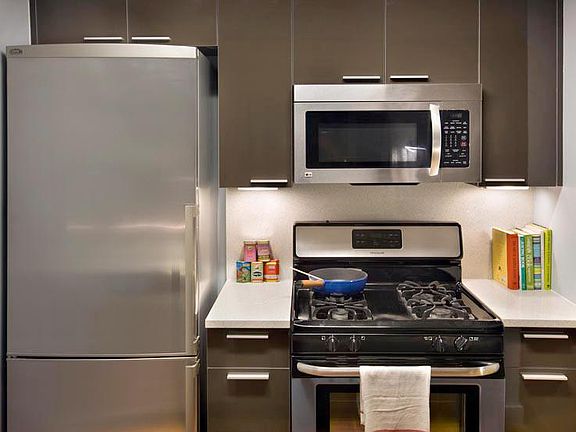 5th image of 4118 Crescent St APT 8C