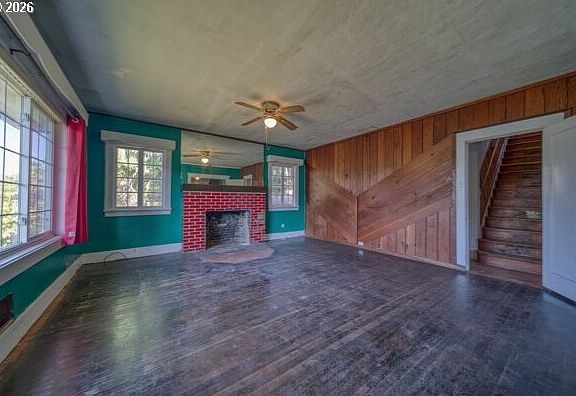 3rd image of 1090 Fir Ave