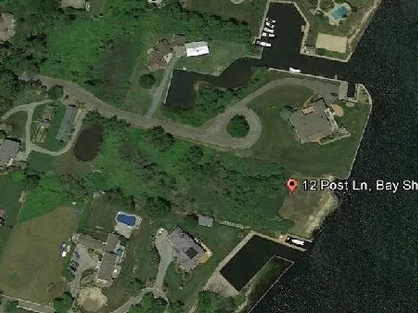 12 Post Ln, Bay Shore, NY 11706