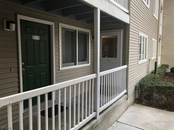 218 Orchard Park Unit 218, Allendale, NJ 07401