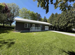 102 E Shore Dr, Saint Albans, VT 05478