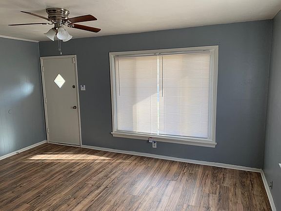 3rd image of 75 Brackleigh Ln