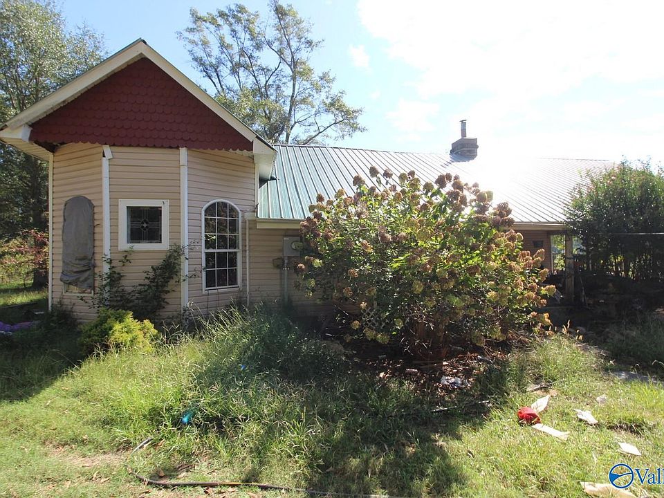 2nd image of 505 Armstrong Rd